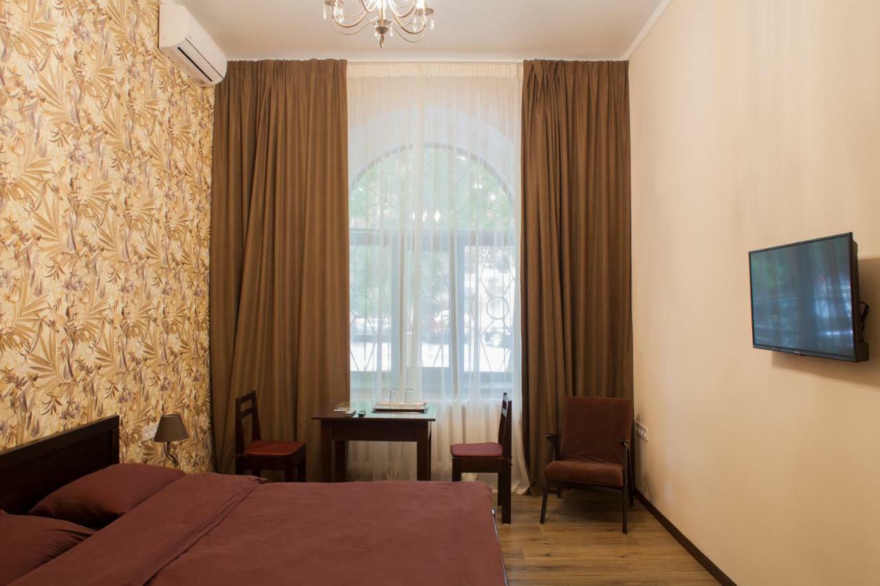 Apartment Vechnye Tsennosti Odessa Exterior foto